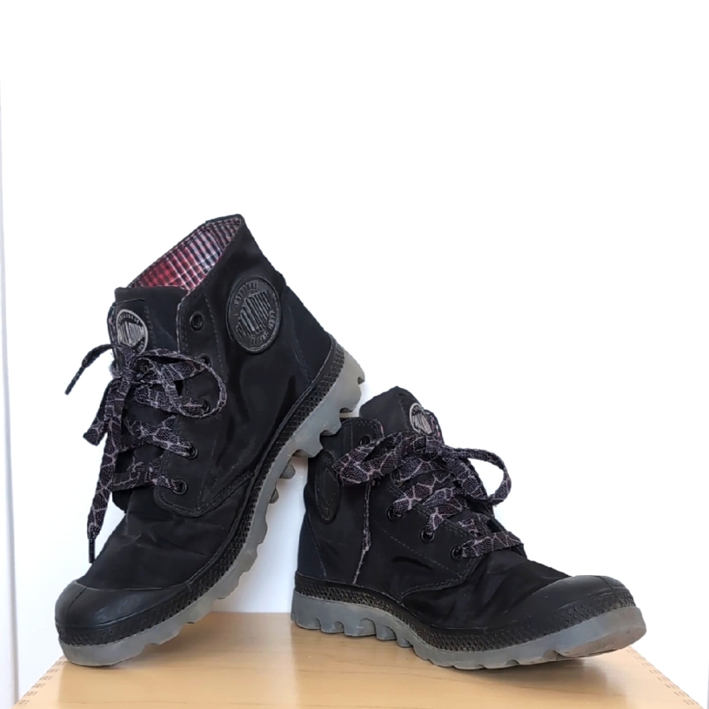 EUC PALLADIUM WATERPROOF BOOTS, 7